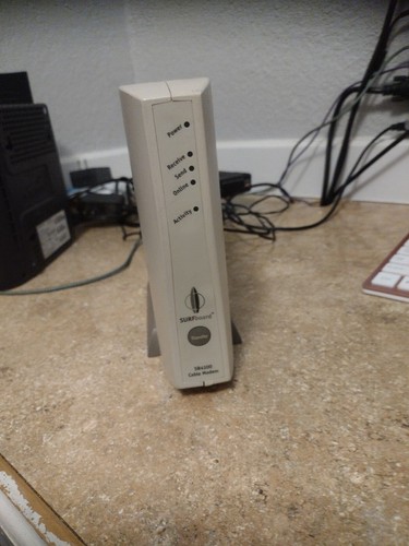 Motorola SURFboard SB4100 Cable Modem. Supports up to 32 users - Picture 4 of 12