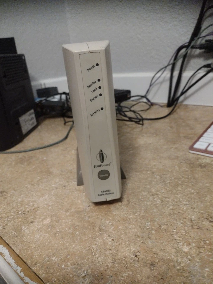 Motorola SURFboard SB4100 Cable Modem. Supports up to 32 users - Image 4 of 4