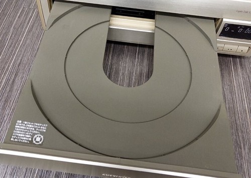 Pioneer LD-S9 Reference Gold Laserdisc player High-pitched image From Japan Used - Picture 3 of 7