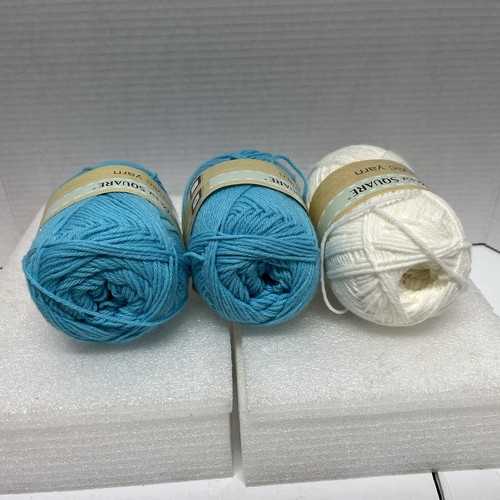 Lotto di tre filati acrilici quadrati Crafter's con 1 bianco/2 blu 3,5 once 220 yds/ea - Foto 4 di 4