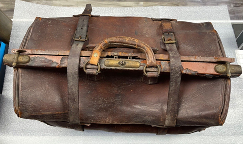 Original antike alte West Postkutsche Gepäcktasche 22" Zoll lang schön für Requisite - Bild 16 von 23