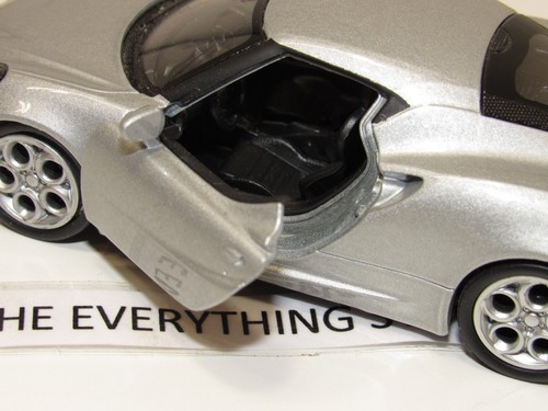 WELLY ALFA ROMEO 4C METALLIC SILVER 4.5 INCHES LONG NEW FREE SHIP - Picture 4 of 4