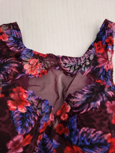 Top Bralette Victorias Secret Rosa Encaje Grande Crochet Floral Multicolor - Imagen 3 de 7