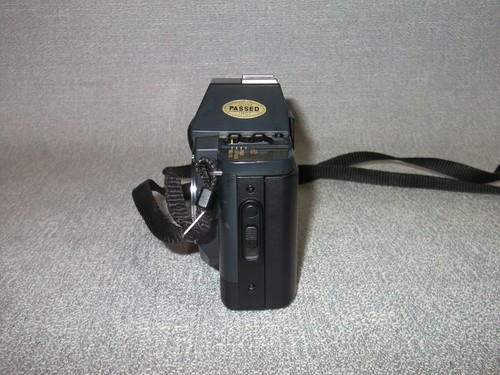 Canon T70 analoge Spiegelreflexkamera manueller Fokus 35 mm nur Gehäuse  - Bild 5 von 11