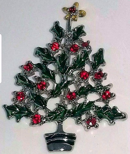 Christmas Tree Brooch Pin Ruby Red Brilliant Sparkly Crystals Silver Tone New - Picture 1 of 12