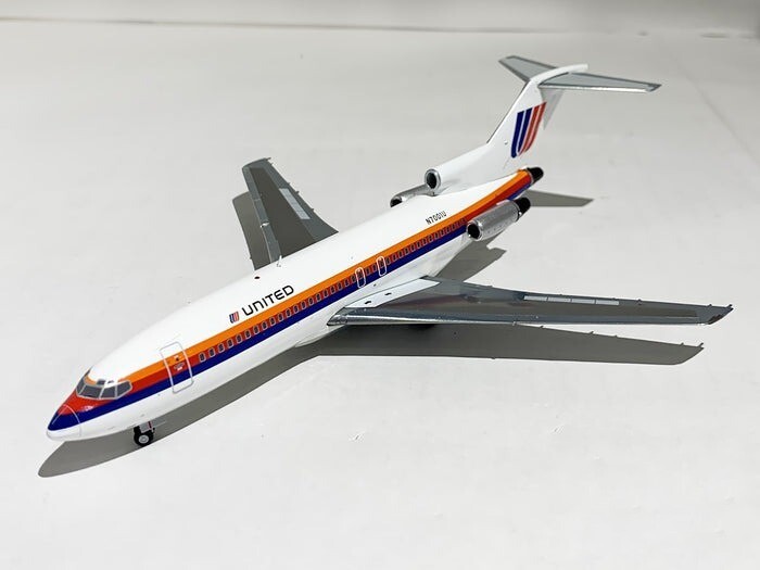Boeing 727-100 アメリカン航空 1/200スケール Amazon.com: Boeing 727-200 American AL Desktop Display
