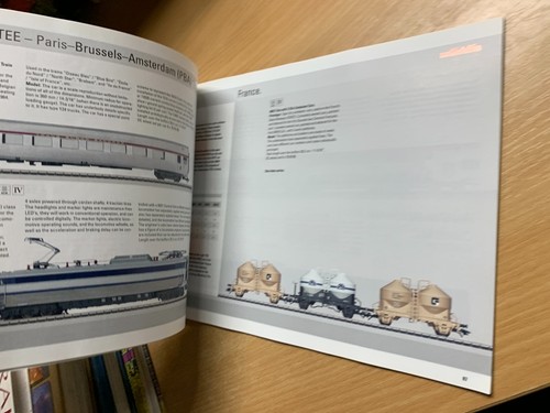MARKLIN NEW ITEMS FOR 2007 MODEL RAILWAY CATALOGUE PAPERBACK BOOK (P4) - Picture 9 of 9