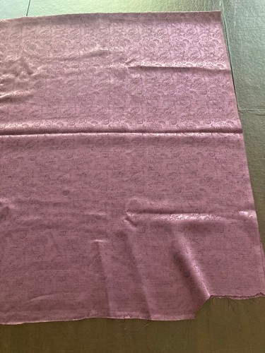 Tela Jacquard Púrpura - Ligeramente Texturizada y Brillante | 45" x 58" - Imagen 6 de 7