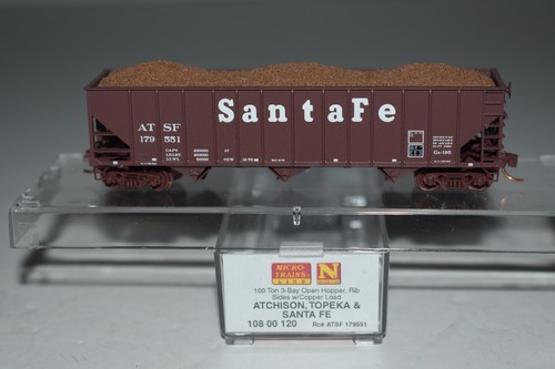 Tolva de 3 bahías Santa Fe escala N MTL 10800120 con carga 179551 C44055 | Zustand: Used