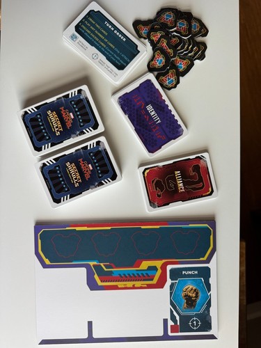 Captain Marvel: Secret Skrulls- A Hidden Identity Game - Picture 2 of 7