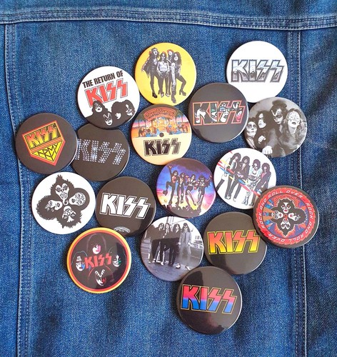 KISS DYNASTY 1979 Badge Button Set 57mm 2 1/4" Pin Pinback Gene Paul Ace Peter - Picture 13 of 14