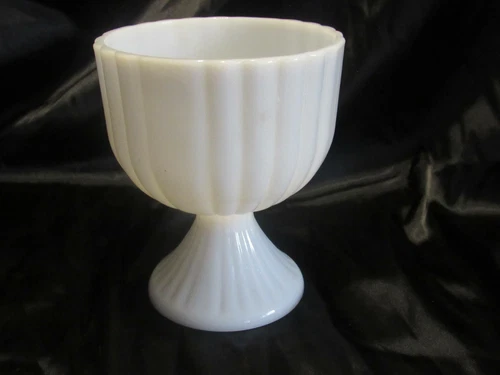 Vintage Milk Glass Pedestal Bowl Candy Dish 6.5" By 5.5"