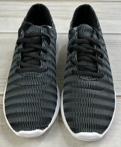 Forever Link Women's Black Riancy Casual Comfort Sneakers Size 6 Textured Shoes - Picture 4 of 11
