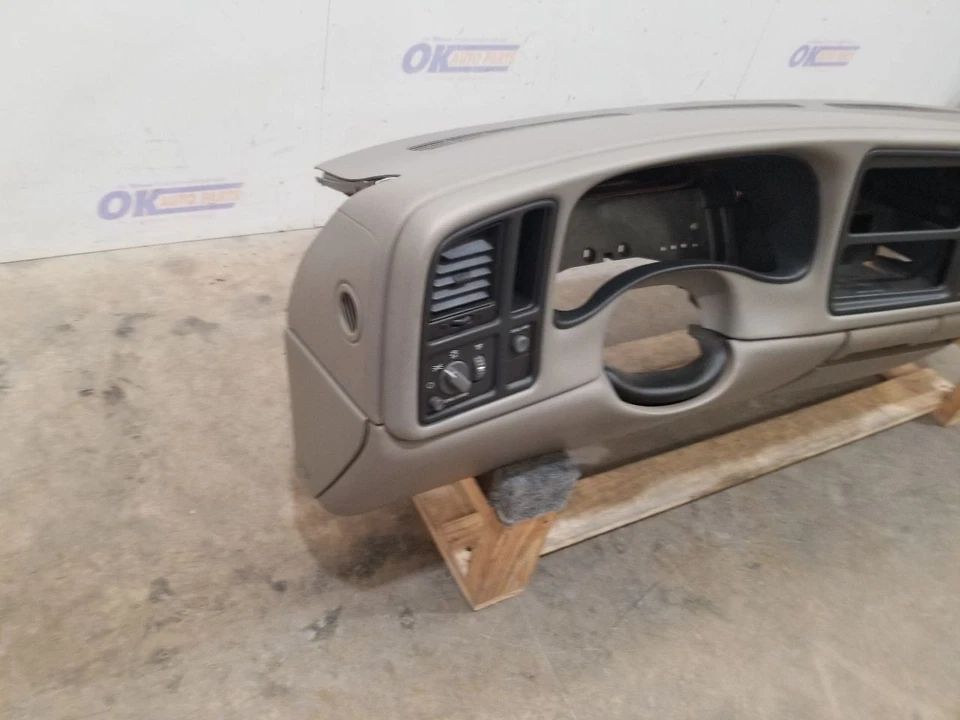 01 2001 GMC SIERRA 2500HD SLT DASH PANEL SHALE WITH SRS, BEZEL, AND GLOVE BOX — 第 3/4 张图片