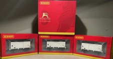 *BRAND NEW* HORNBY (R6624) Set Of 3 x 12 Ton Fish Vans E87157/58/59E - White