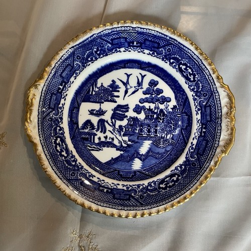 Flow Blue Willow Handled Round Cake Spray Gold Scalloped Rim Plate 9.5” x 9”