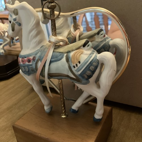 Horse Carousel Music Box Mirror Heart Back Ground Collectors Item - Picture 2 of 8