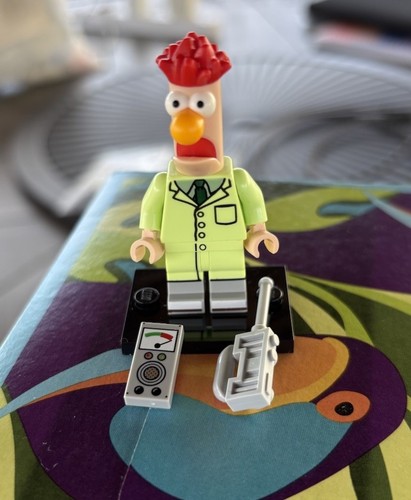 2022 "The Muppets" 71033 Beaker Lego Minifigure - Complete with Accessories (A)