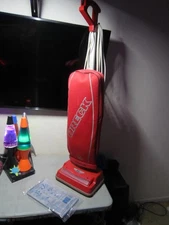 Working Oreck Intellashield U4120H2R Red Upright 2 Speed Lightweight Vacuum
