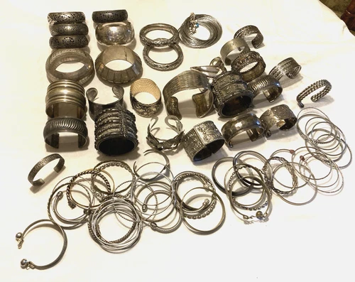 Bracelets Vintage  Silver Tone Costume Jewelry Cuffs & bangles