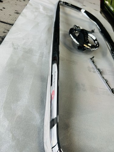 Volvo XC60 Front Grill Chrome Genuine Mk2 And Emblem No Main Grill See Pictures - Picture 7 of 10