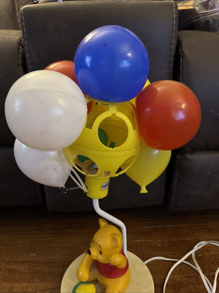 Lámpara de colección Winnie the Pooh olla de miel oso sosteniendo globos faltan 3 globos Foto 2 de 4