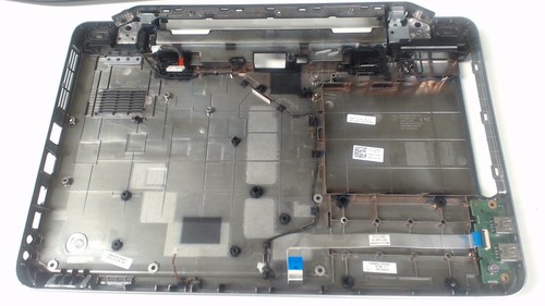 Dell Vostro 1540 bottom cover 0FJ1YR - Picture 3 of 3