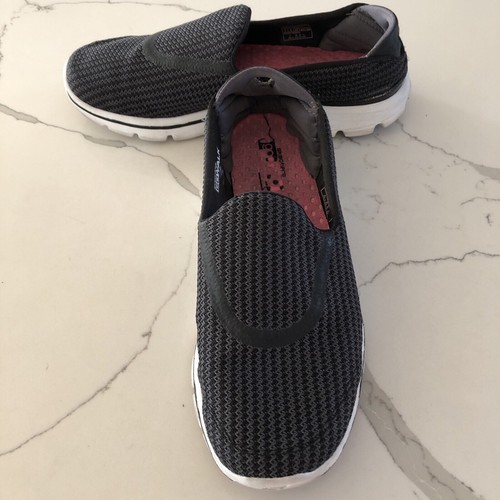 Skechers Womens Gowalk 3 Yoga  Mat Pillars Comfort Shoes Black Slip On Flats 7 - Picture 2 of 14