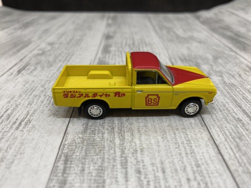 TOMICA LIMITED VINTAGE LV-195a DATSUN TRUCK 1300DX (BRIDGESTONE) 1/64 dal Giappone - Foto 6 di 10