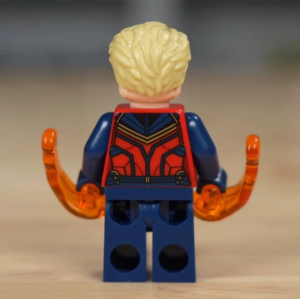 LEGO Marvel Super Heroes Minifigure - Endgame - Captain Marvel - Image 2 of 2