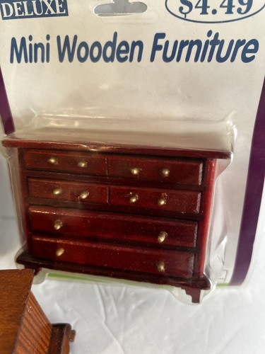 Casa delle bambole vintage in legno miniature mobili sedie, letto e cassettoni (5 pezzi) - Foto 2 di 8