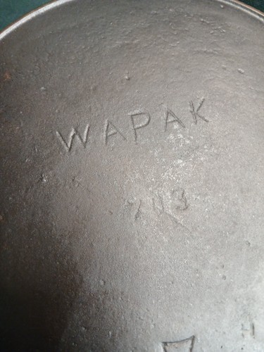 Wapak #7 Block Cast Iron Skillet Heat Ring Sits Flat. Crude Early Piece (BJ) - Picture 3 of 18