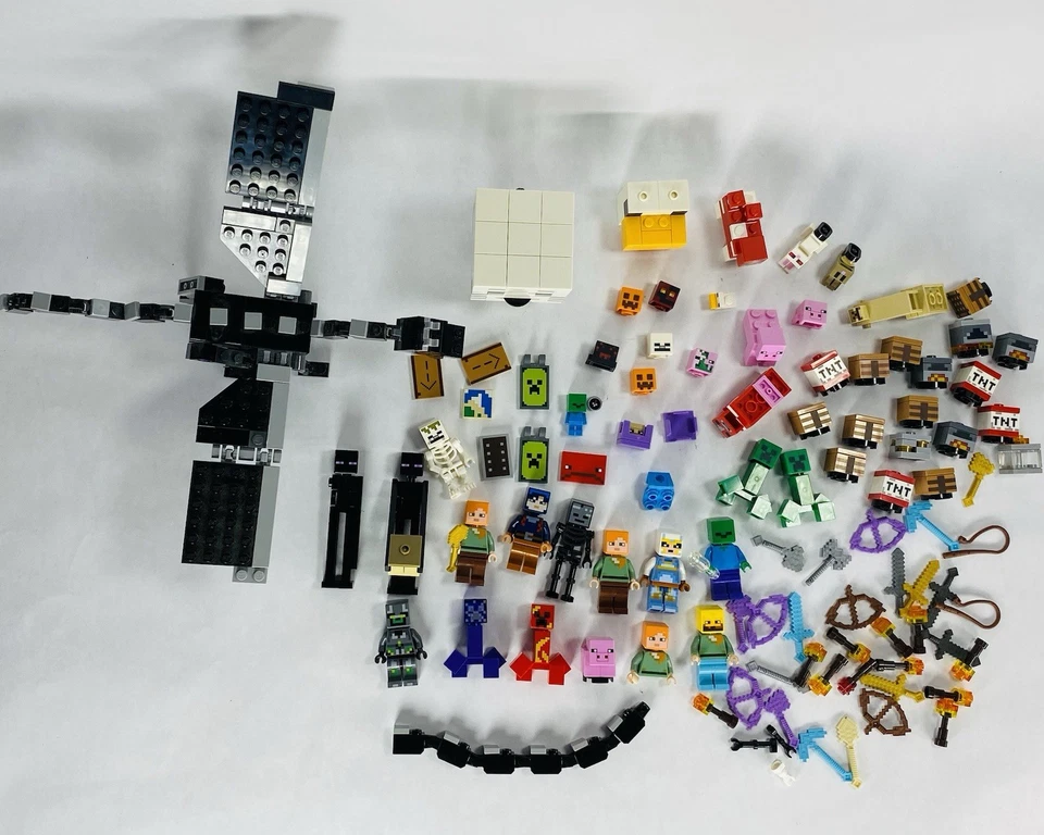 Lot of Lego Minecraft Minifigures, Animals, Accessories & Parts - Image 2 of 4