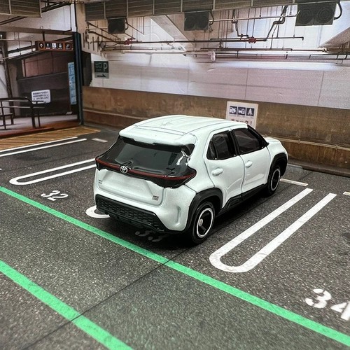 Toyota Yaris Cross GR Sport Diecast Model 1:64 - Imagen 4 de 7