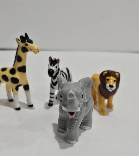 Wilton 4 Zoo Cake Toppers Lion Elephant Zebra Giraffe Plastic Excellent/A/86 - Picture 4 of 4