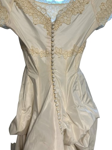 Vtg G. Fox Hartford Wedding Dress W/train 24 Inch Waist Floral Lace Fit & Flare - Picture 9 of 23