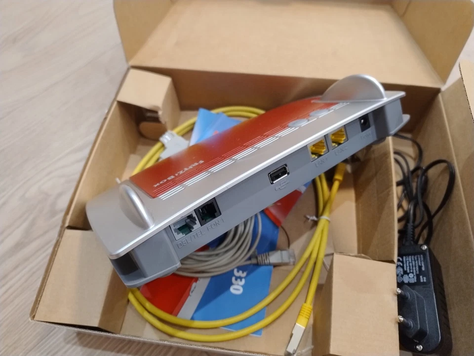 AVM FritzBox 7330 FON WLAN Router / Fritz!Box VDSL/ADSL (20002510) Top Zustand  - Bild 4 von 4