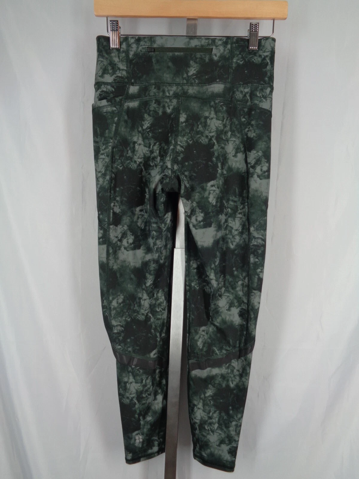 sweaty-betty zero gravity tie dye 7/8 leggings