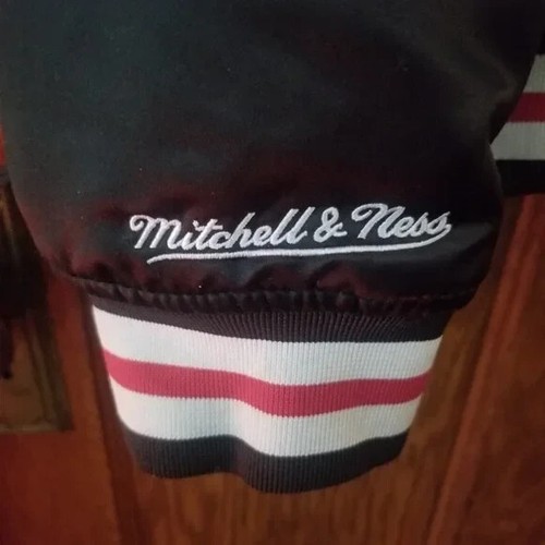Mitchell & Ness NBA Chicago Bulls City Satin Jacket Men black SZ XL - Picture 11 of 11