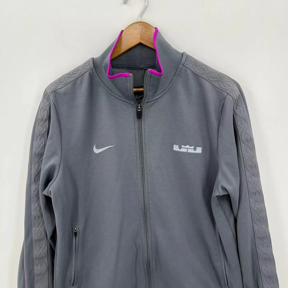Chaqueta Nike Lebron James Cremallera Completa Para Hombre Talla L Gris Púrpura Logo de Baloncesto L23 Foto 2 de 4