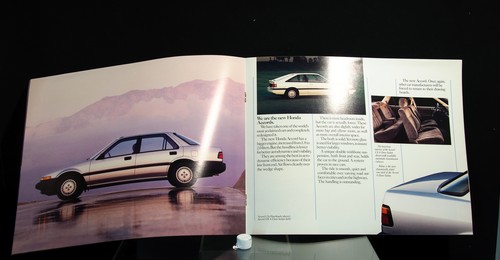 1986 Honda Full Product Line Brochure, Glossy , Good Condition - Picture 2 of 3