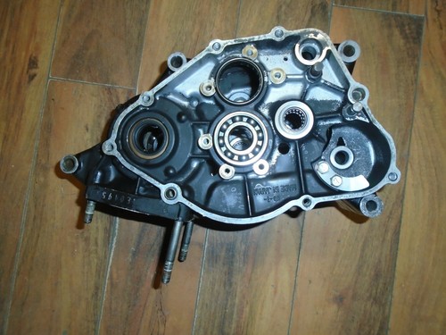 1982 82 KAWASAKI KDX175 ENGINE MOTOR CRANKCASES - Picture 4 of 10