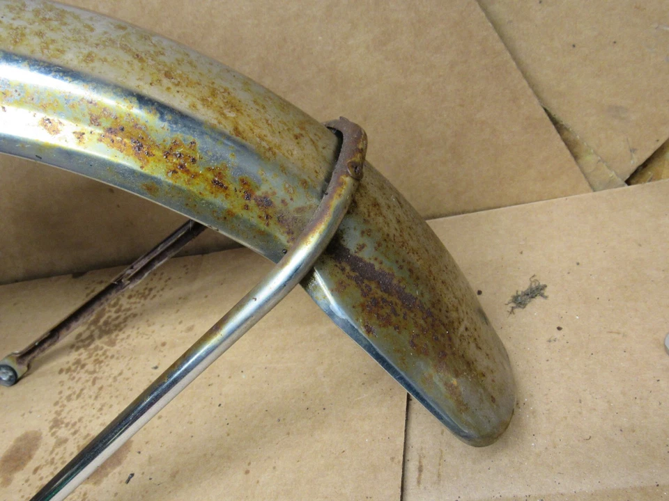 Guardabarros delantero Honda CB750A Hondamatic Foto 2 de 4