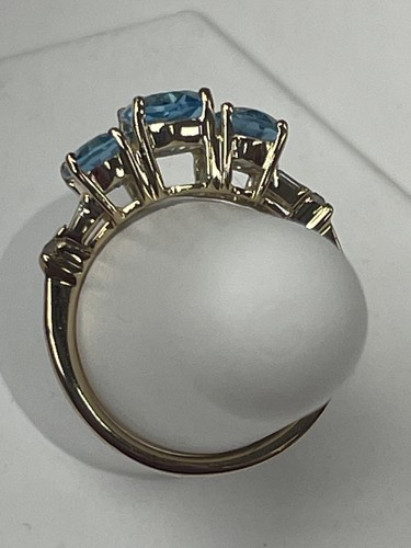 10K Yellow Gold Oval Shaped 3 Stone Blue Topaz Diamonds Fashion Ring Size 7.25 - Picture 4 of 10