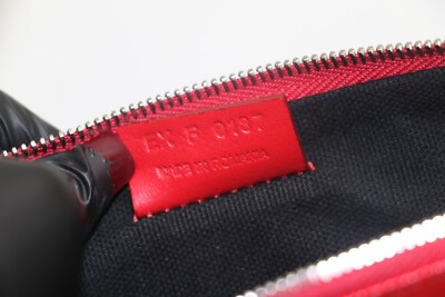 Givenchy Red Textured Coated Canvas Bambi Print Zip Antigona Givenchy Red Textured Coated Canvas Bambi Print Zip Antigona