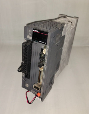 Mitsubishi MR-J4-70A MRJ470A AC Servo Driver 750W w/ MR-BAT6V1SET