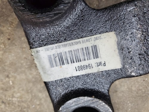 Reyco Granning 1949801 Lower Shock Stabilizer Mount RH Truck Suspension - Picture 6 of 7