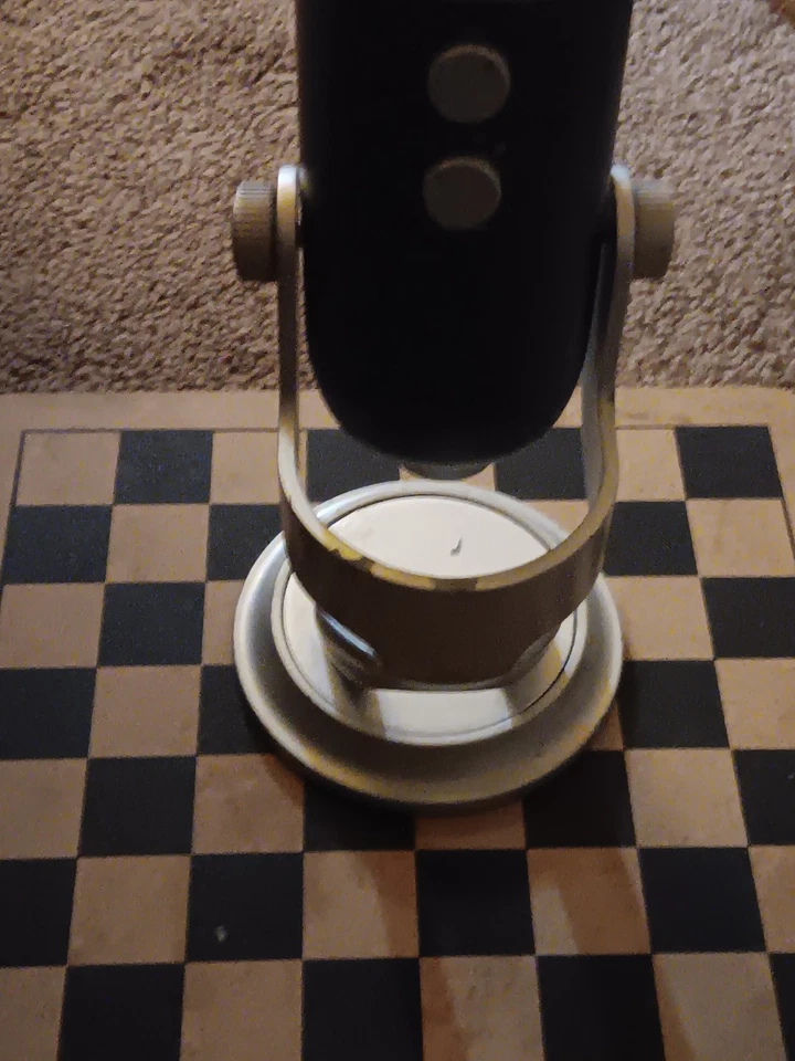 Blue Yeti USB Microphone - Silver - Image 3 of 4