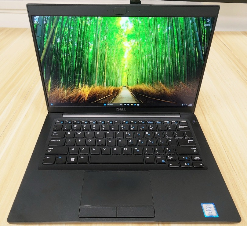 DELL Latitude 7390 Core i7 8650U 1.90GHz/16GB/256GB(SSD) 〔0821N01