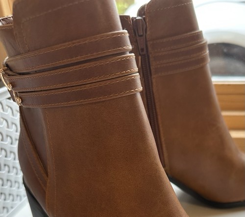 MISS SELFRIDGE * GRÖSSE 7 (EUR 40) NEU MIT ETIKETT * HELLBRAUN KUNSTLEDER ABSATZ STIEFELETTEN - Bild 15 von 21